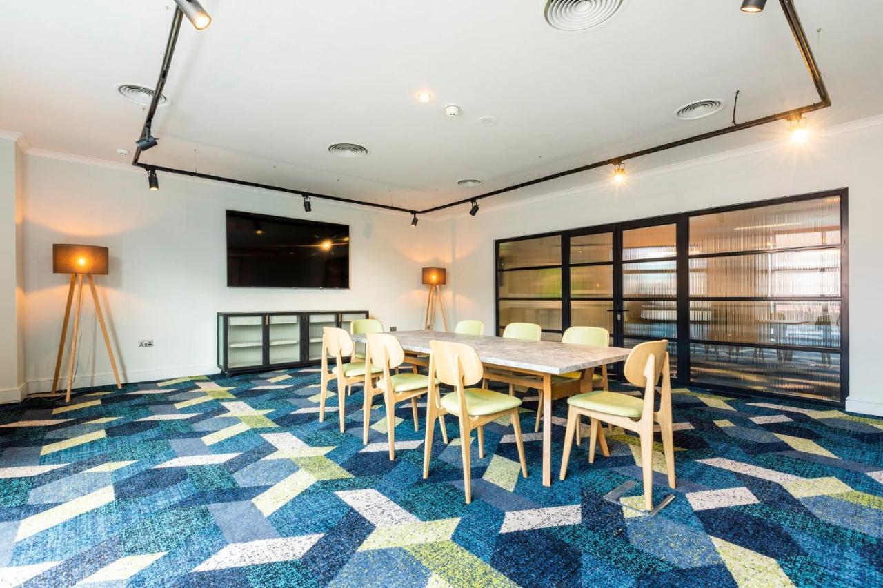 Holiday Inn London Sutton By Ihg Exteriér fotografie
