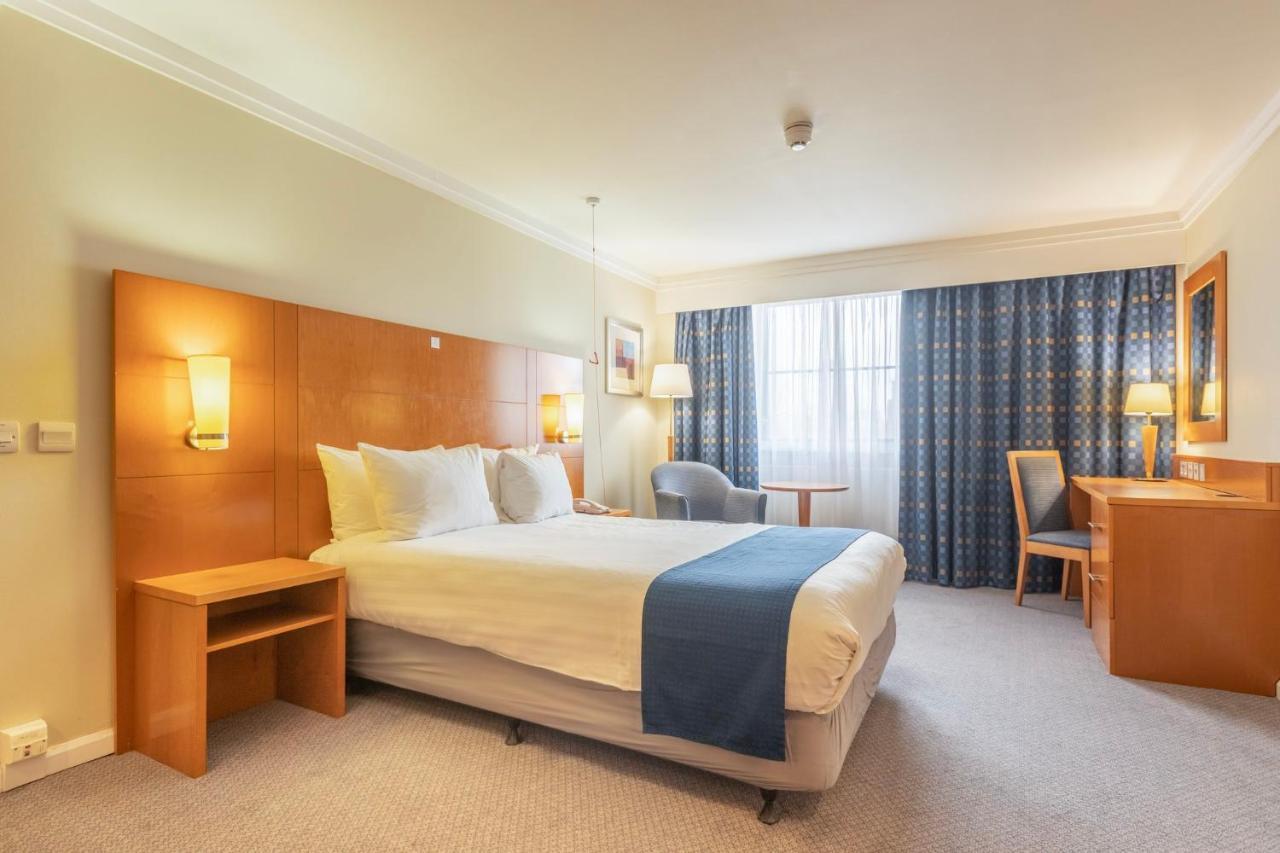 Holiday Inn London Sutton By Ihg Exteriér fotografie
